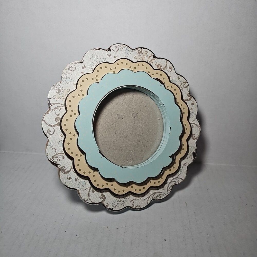 Boho Chic Layered, Scalloped, Round Picture Frame Bohemian Cottage